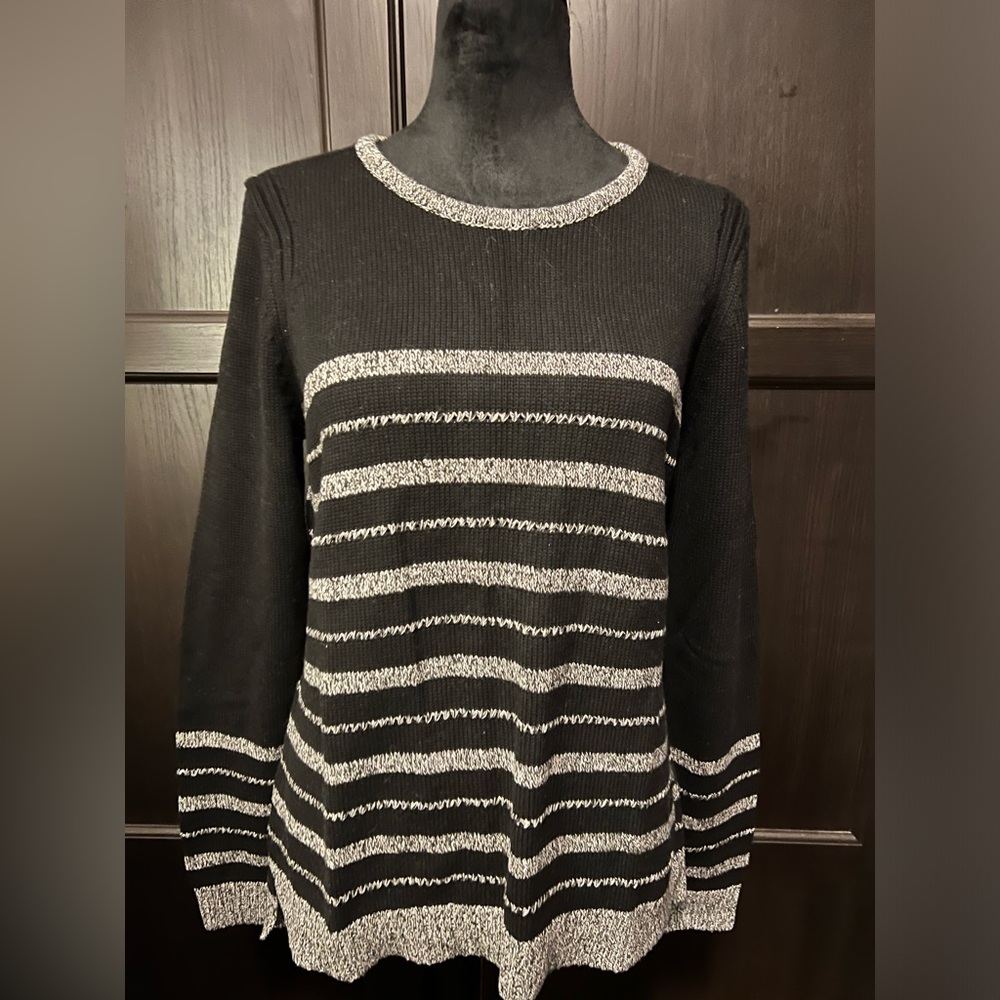 Sweater - Picture 4 of 4
